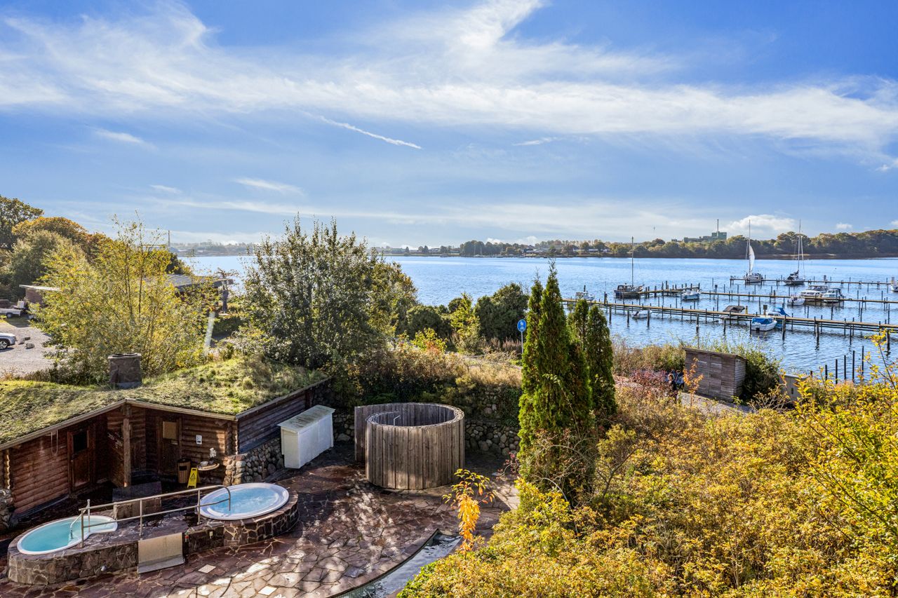 Ejendomsbillede 2 af 16