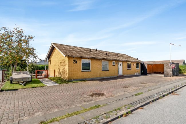 Rønnebærvej 25,  Villa
