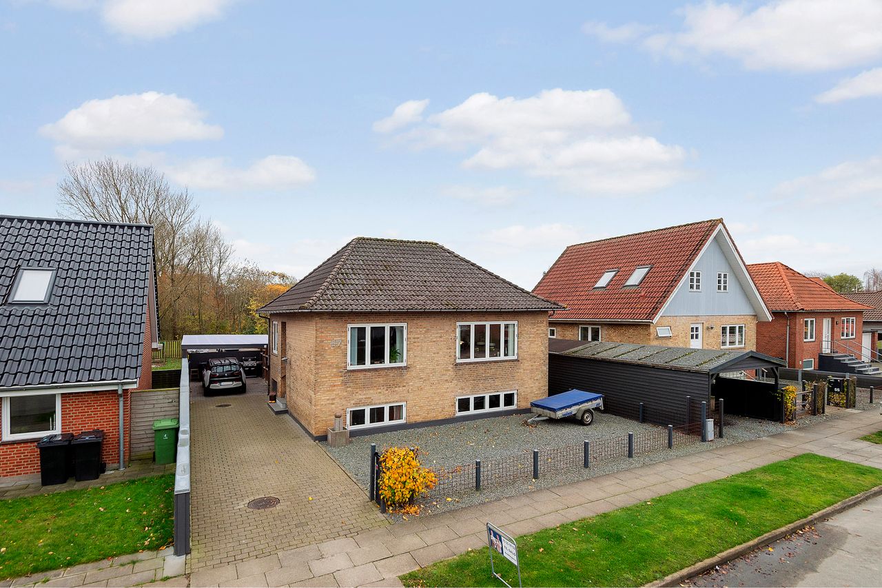 Ejendomsbillede 2 af 25