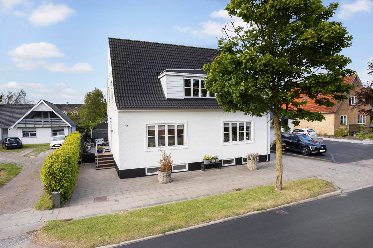 Ejendomsbillede 2 af 28