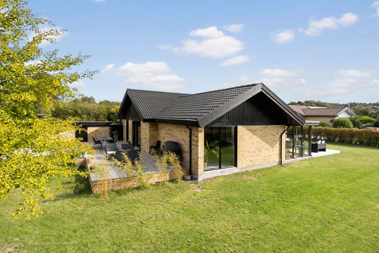 Ejendomsbillede 2 af 16