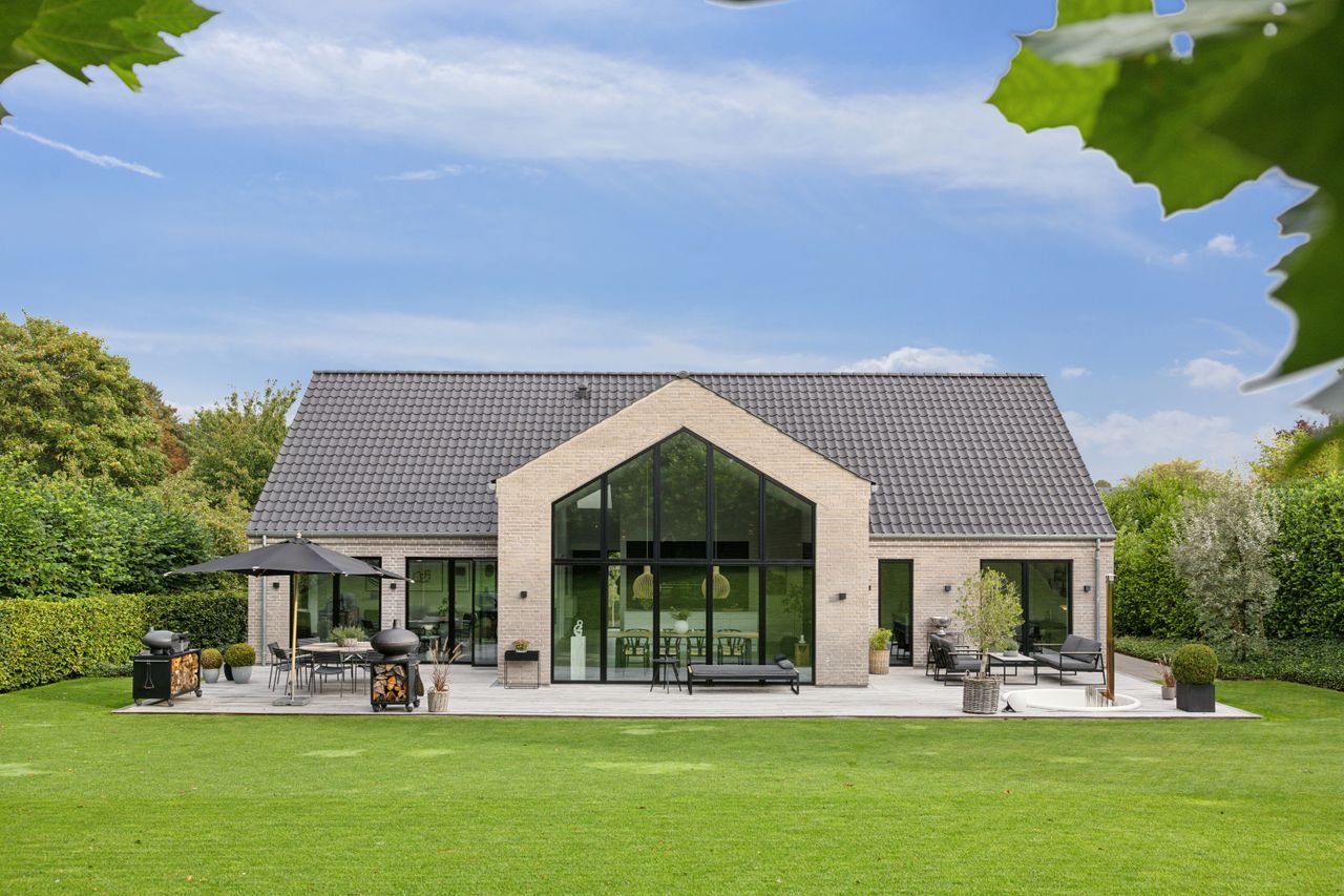 Ejendomsbillede 3 af 48