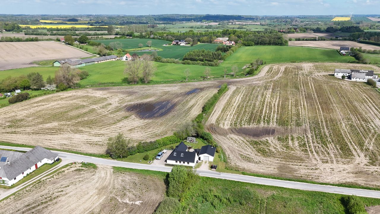 Ejendomsbillede 2 af 28