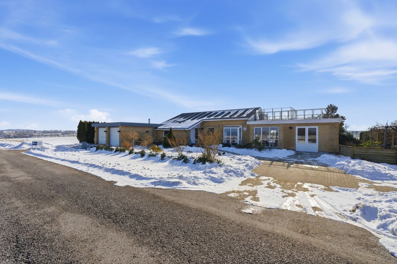 Ejendomsbillede 2 af 25