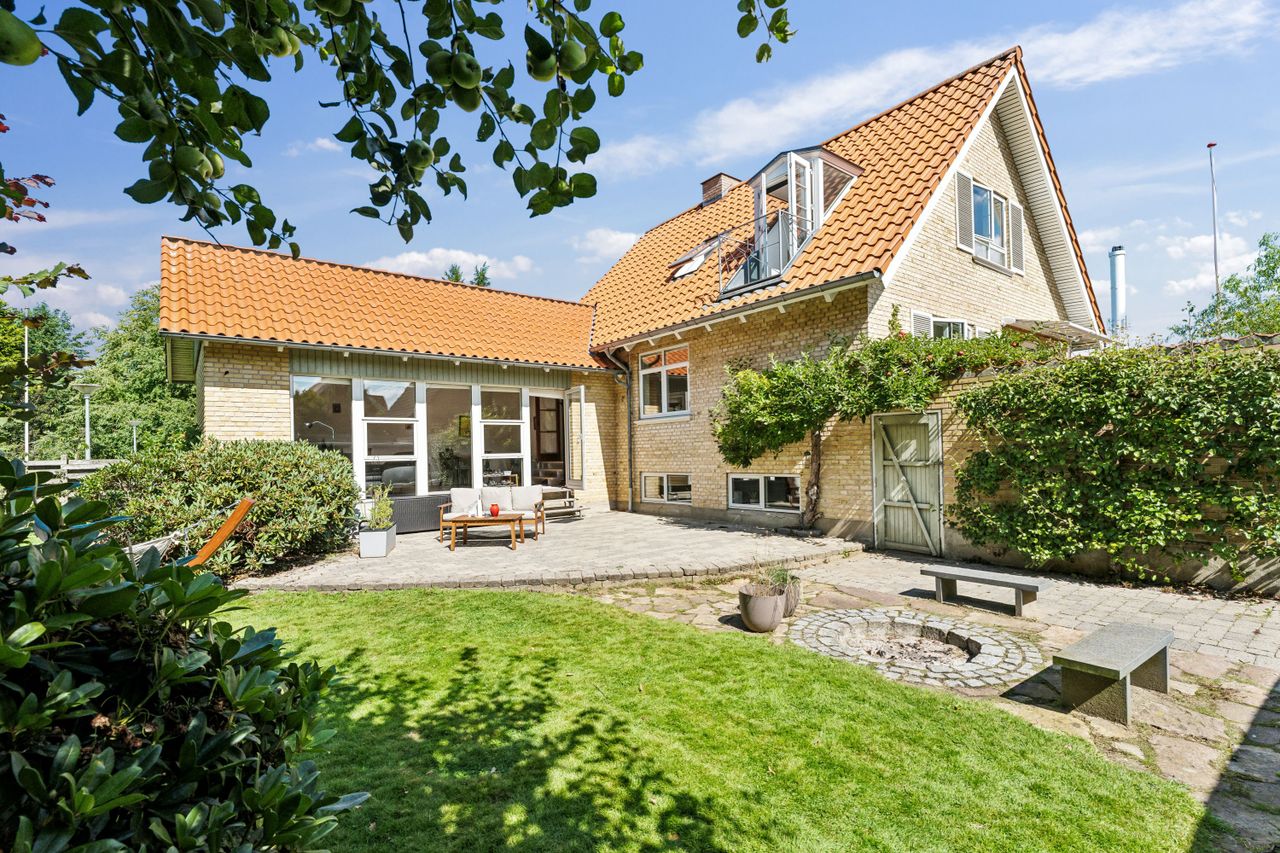 Ejendomsbillede 2 af 20