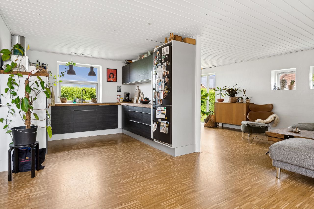 Ejendomsbillede 3 af 16