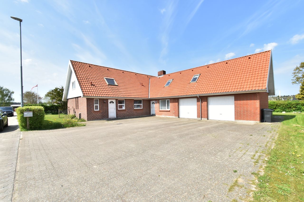 Ejendomsbillede 2 af 38