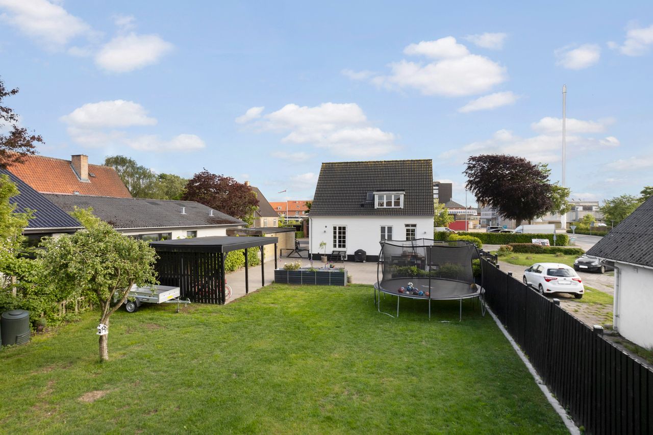 Ejendomsbillede 2 af 27