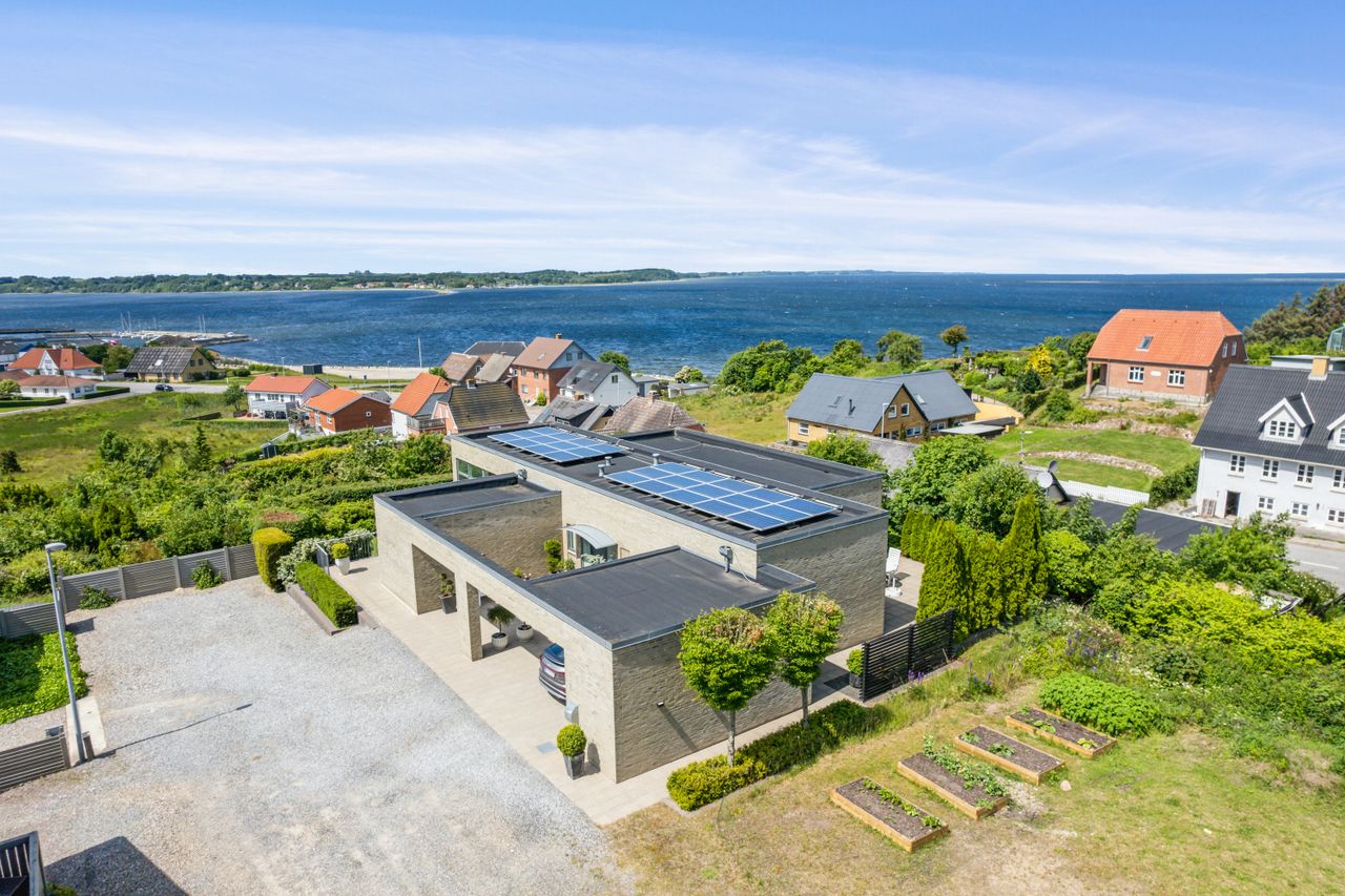 Ejendomsbillede 2 af 48