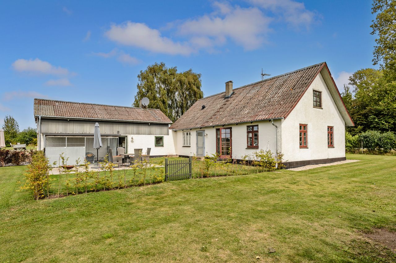 Ejendomsbillede 2 af 33