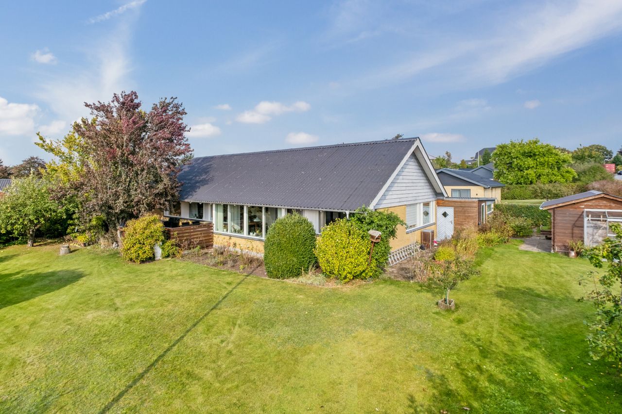 Ejendomsbillede 2 af 25