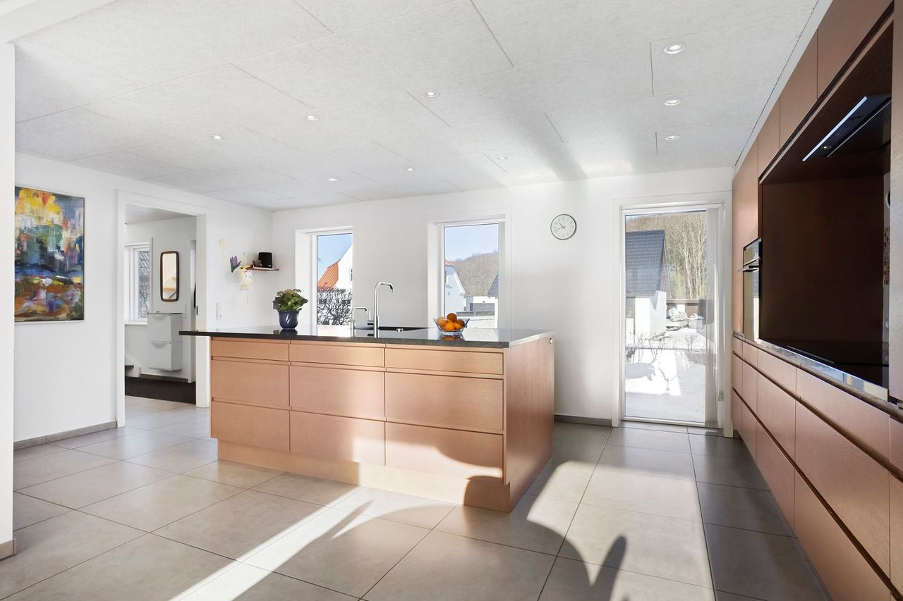 Ejendomsbillede 3 af 25