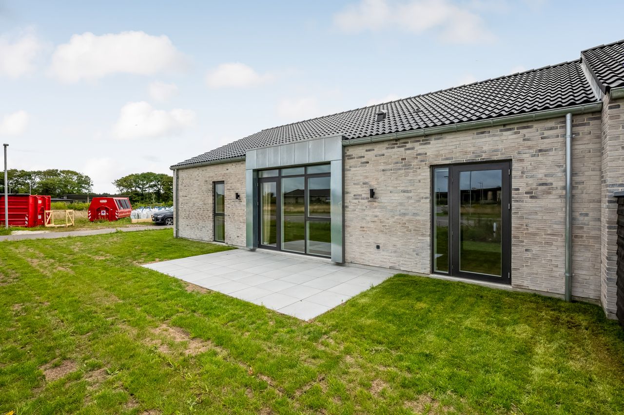 Ejendomsbillede 2 af 12