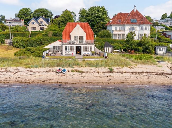 Strandvejen 177,  Villa