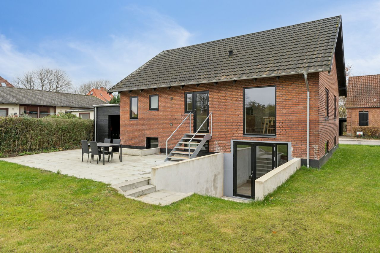 Ejendomsbillede 2 af 27