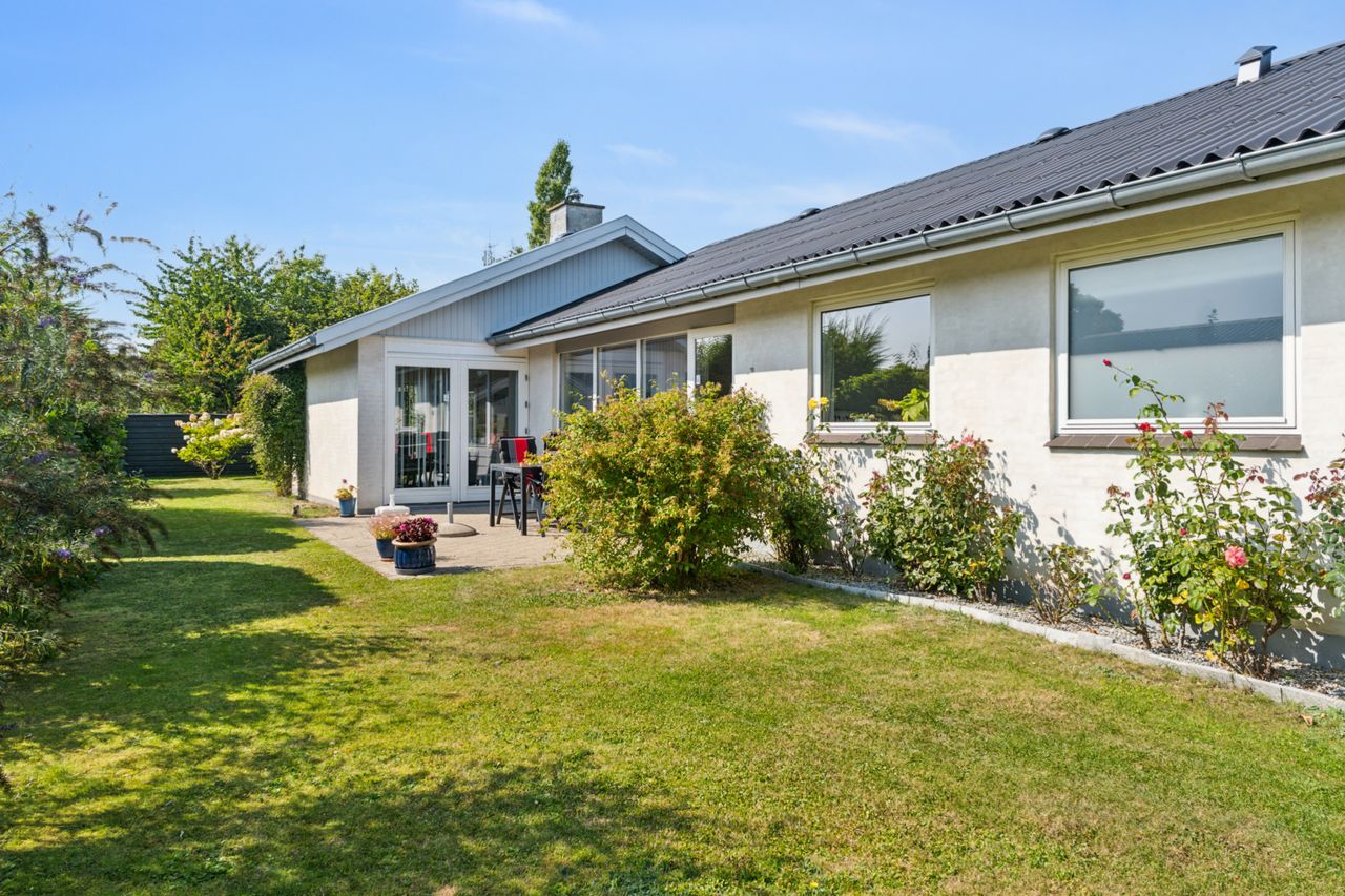 Ejendomsbillede 2 af 27