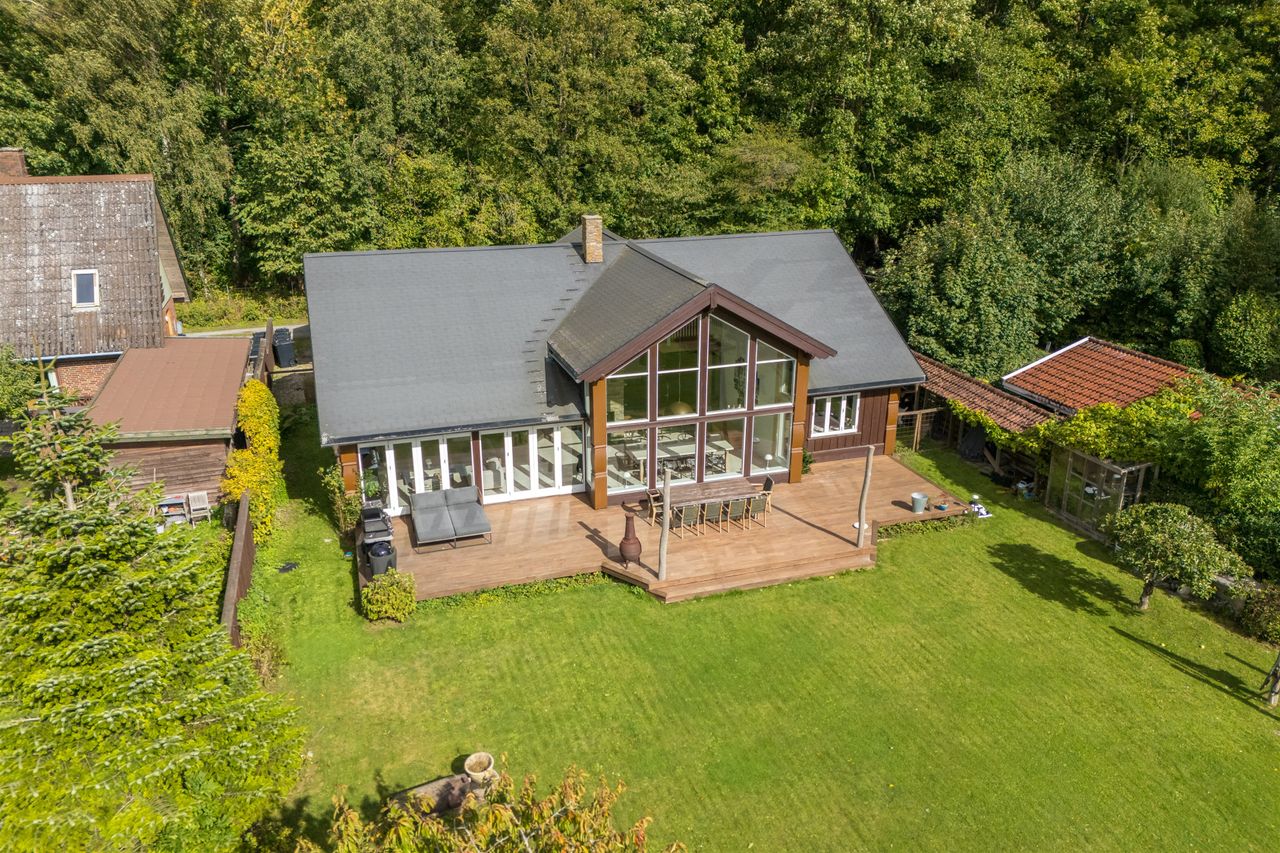 Ejendomsbillede 2 af 43