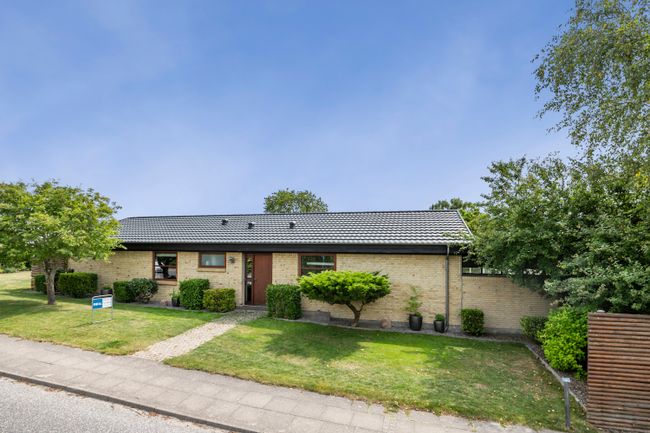 Thøger Larsens Vej 39,  Villa