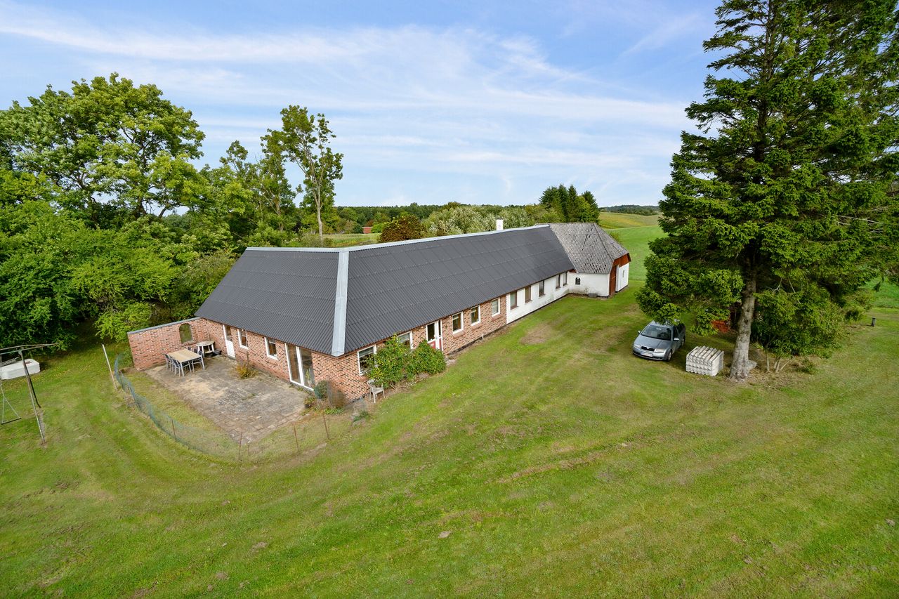 Ejendomsbillede 2 af 24