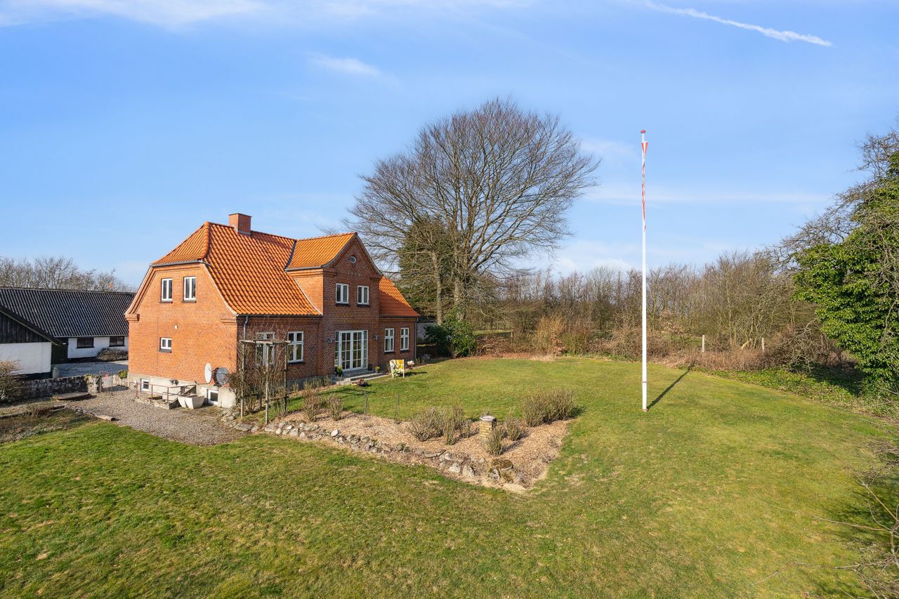 Ejendomsbillede 2 af 21