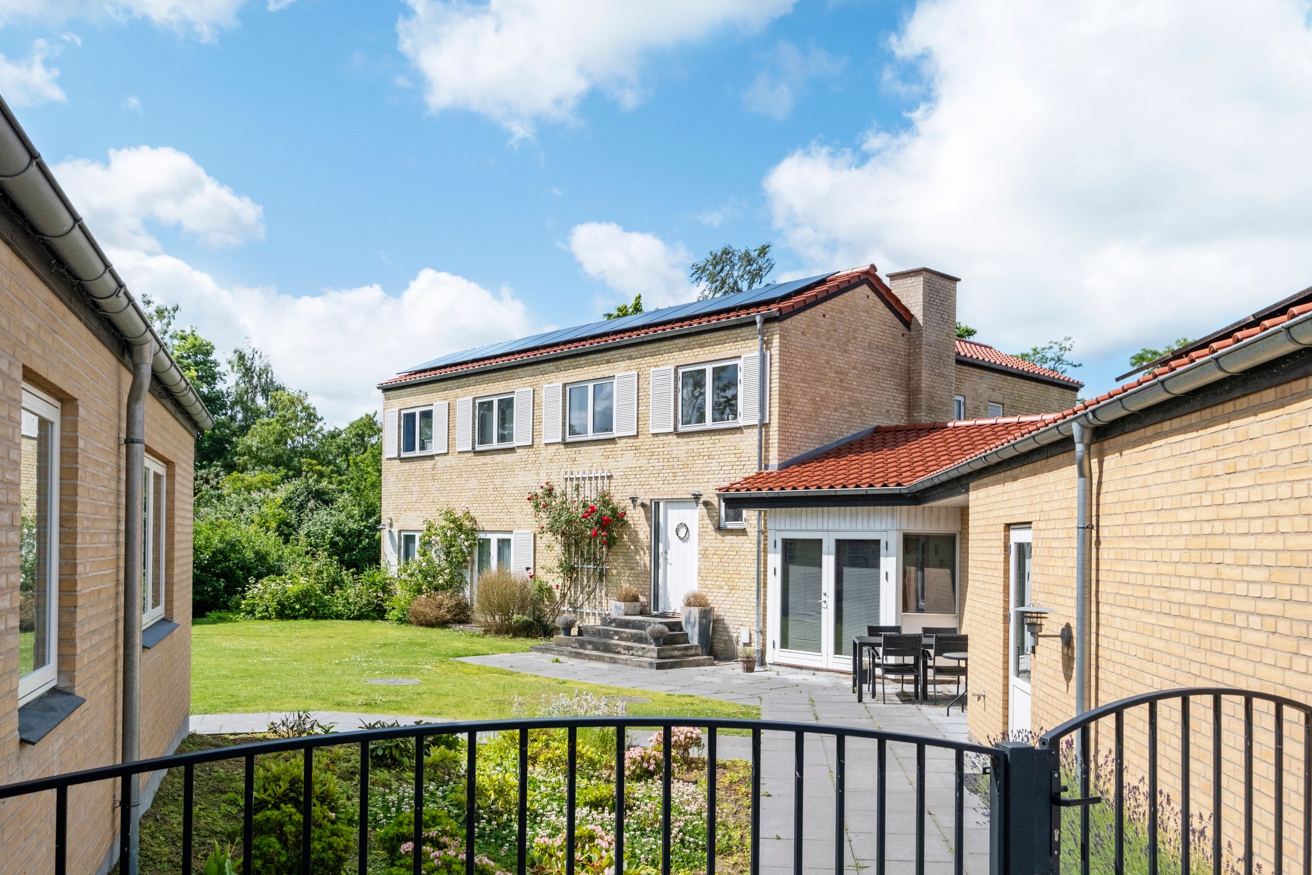 Højskolevej 1, Rungsted Kyst - 1-Ejendommen.jpg