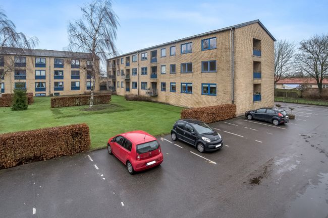 Doktorvænget 41, 1. tv