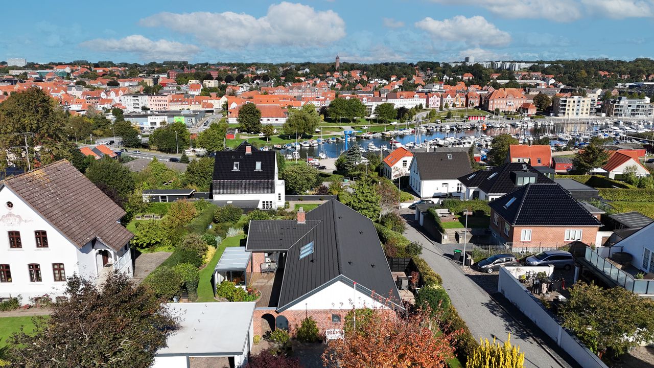 Ejendomsbillede 2 af 30