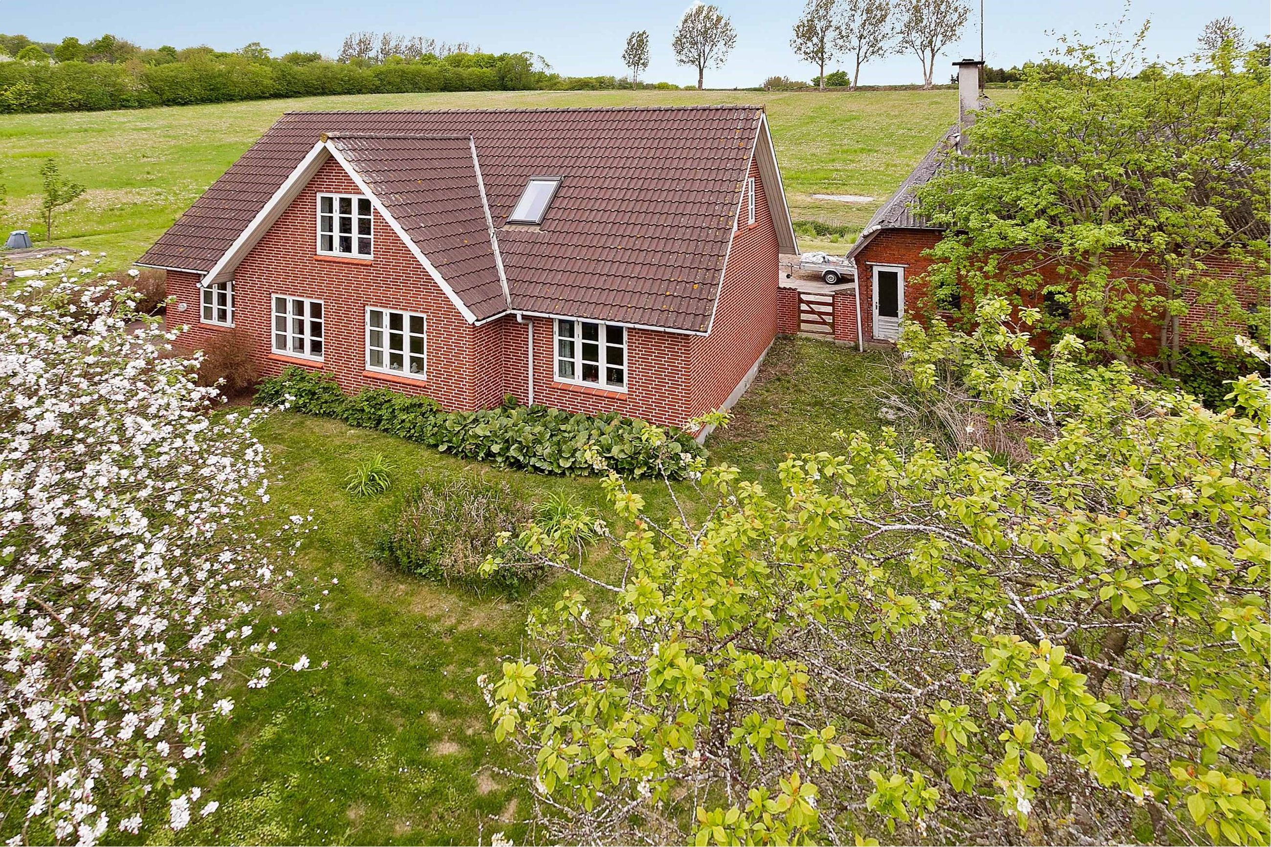 Huusomsvej 7, Hallingskov Huse Boliglandbrug