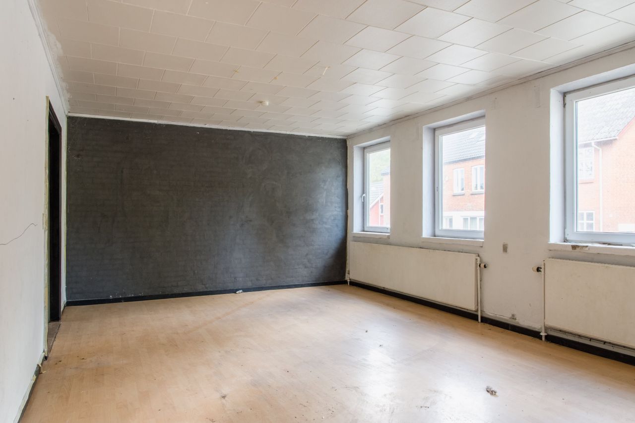 Ejendomsbillede 2 af 15