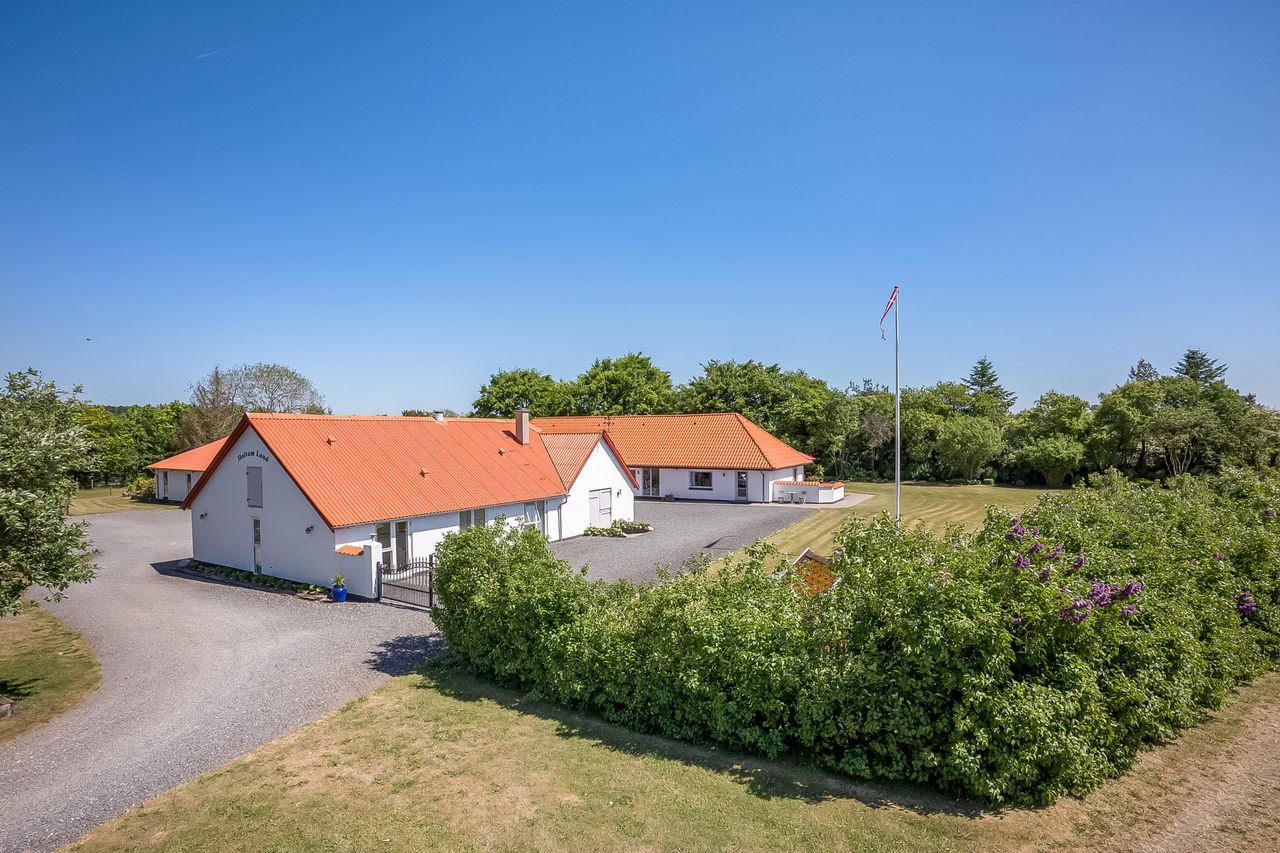 Ejendomsbillede 2 af 40