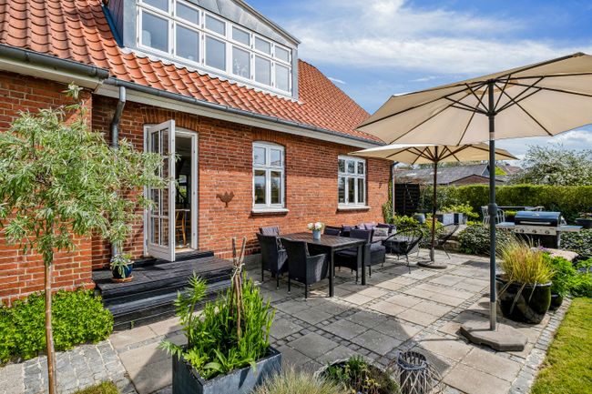 Sandbjergvej 11,  Villa