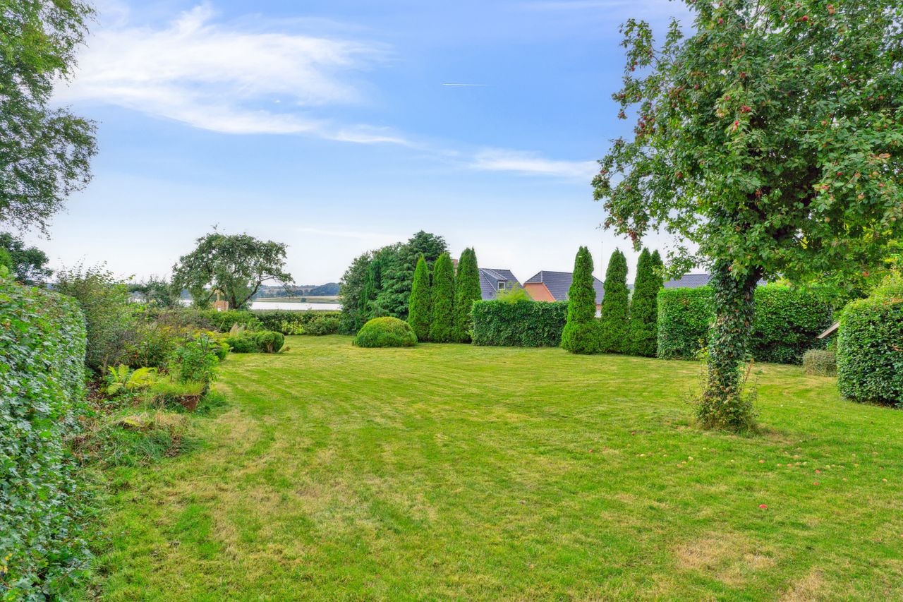 Ejendomsbillede 3 af 14