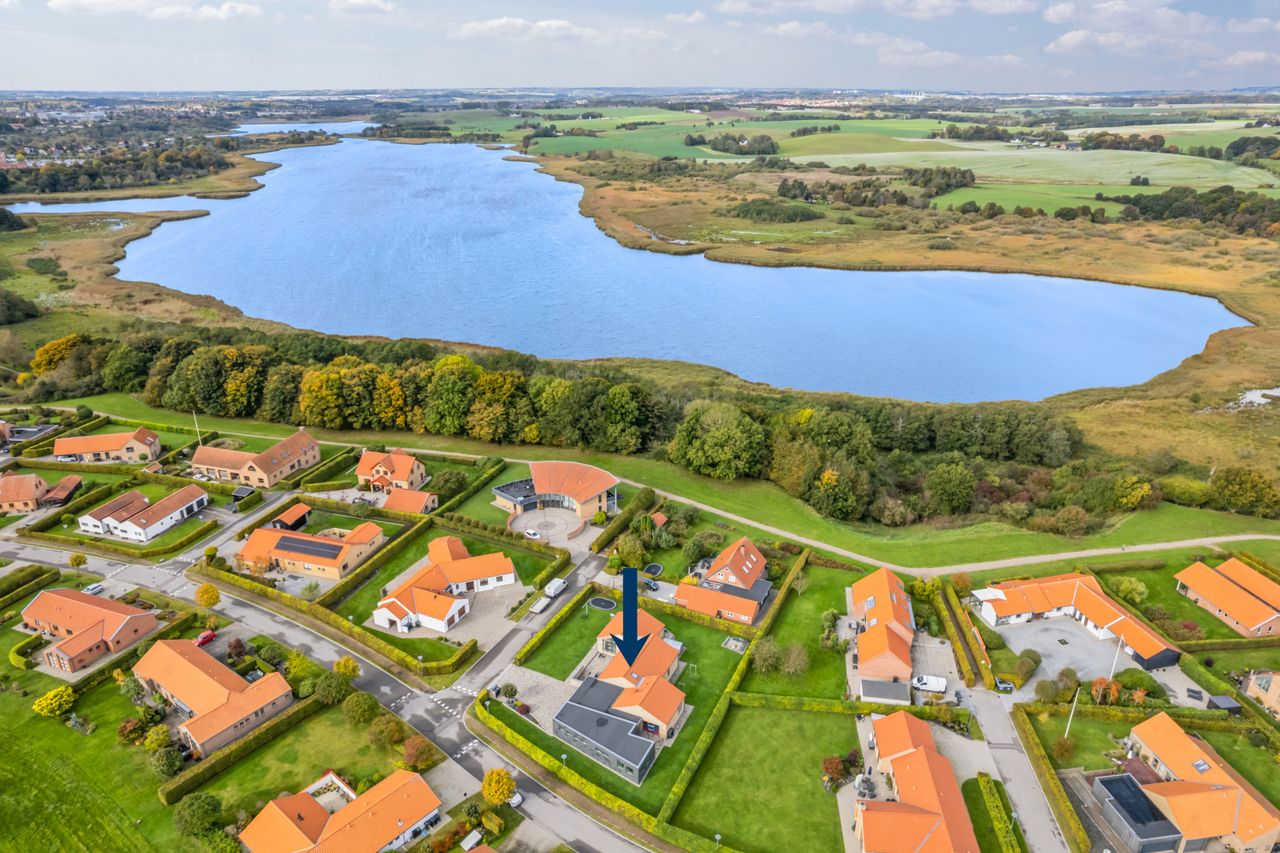 Ejendomsbillede 2 af 35