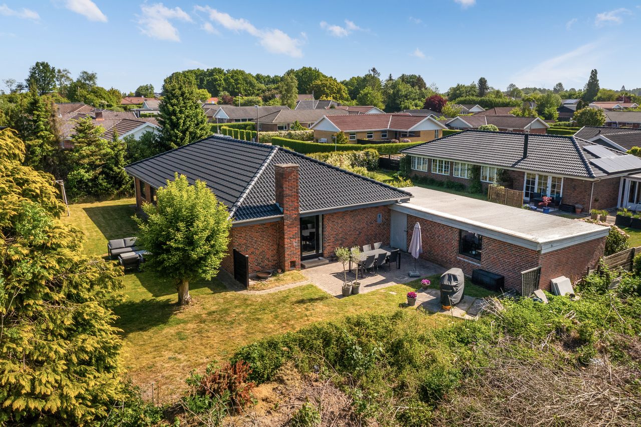 Ejendomsbillede 2 af 32