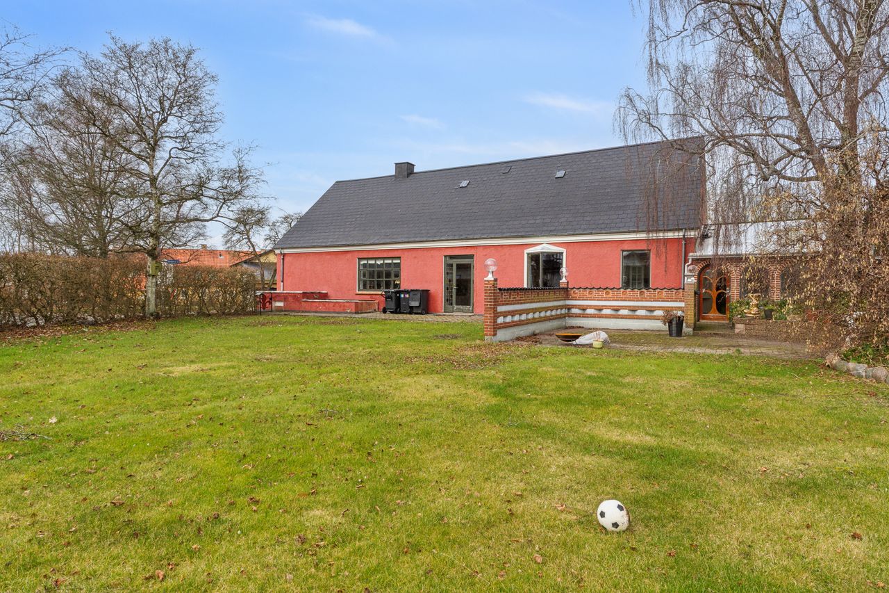 Ejendomsbillede 2 af 30