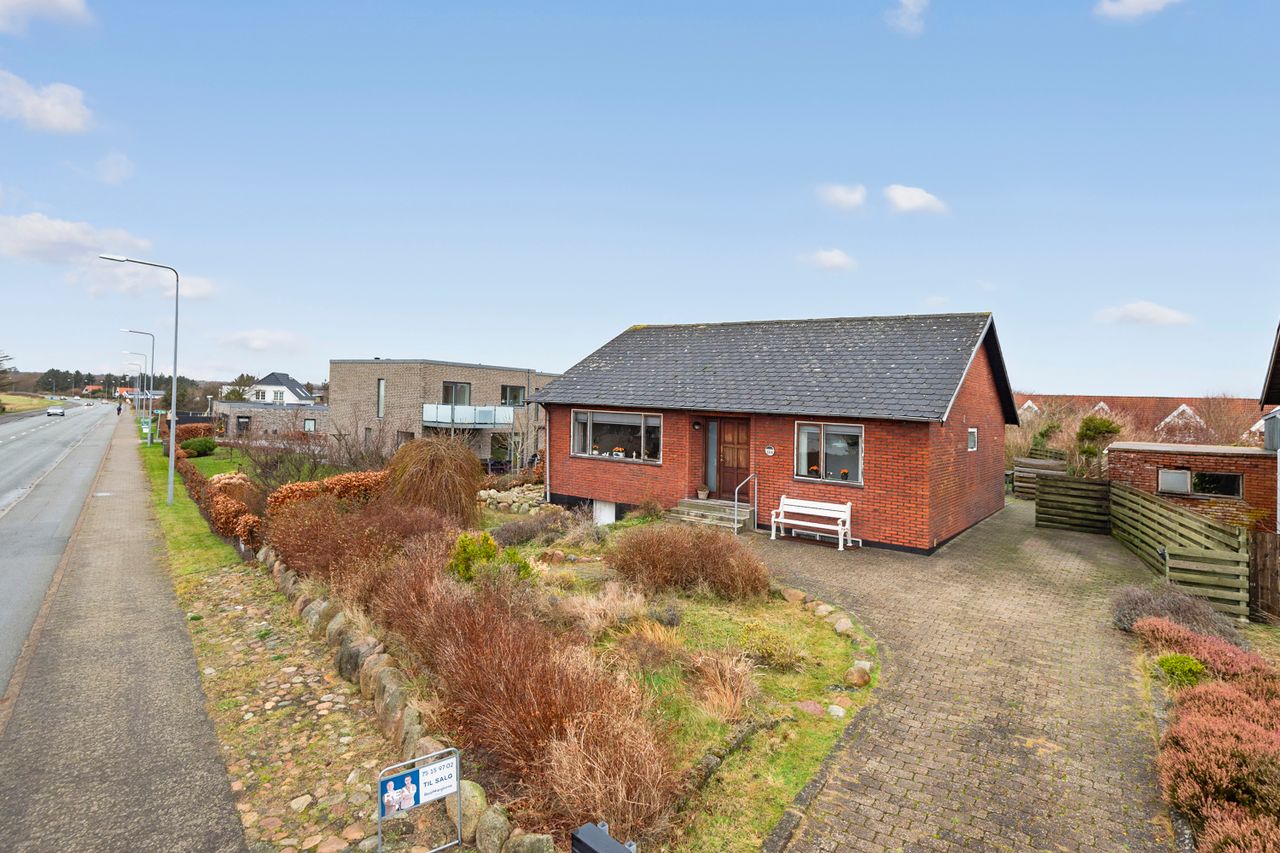 Ejendomsbillede 2 af 16