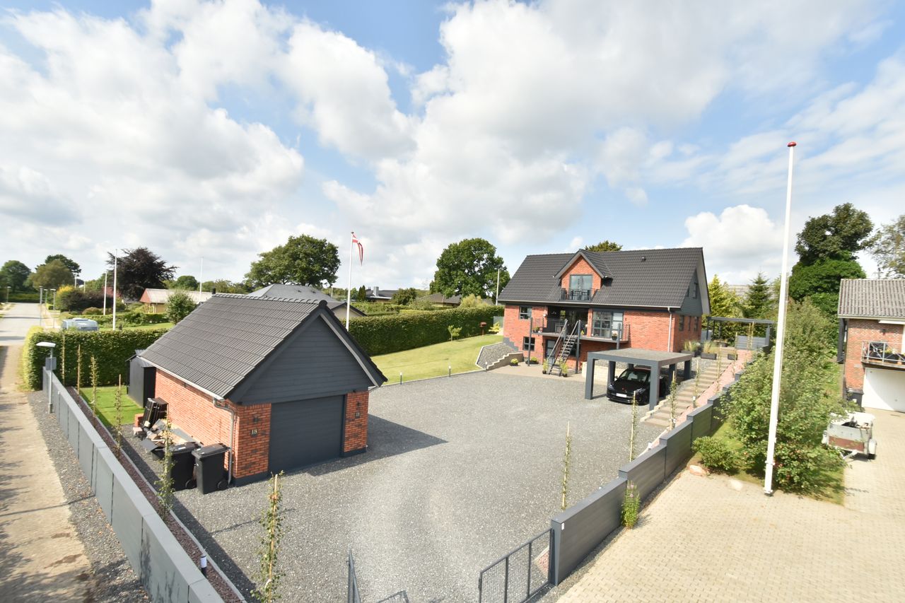 Ejendomsbillede 2 af 39