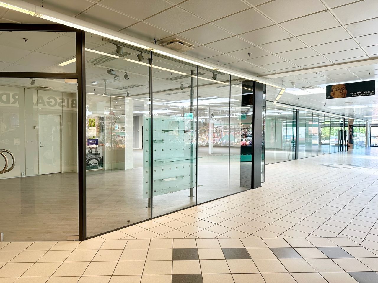 Ejendomsbillede 2 af 18