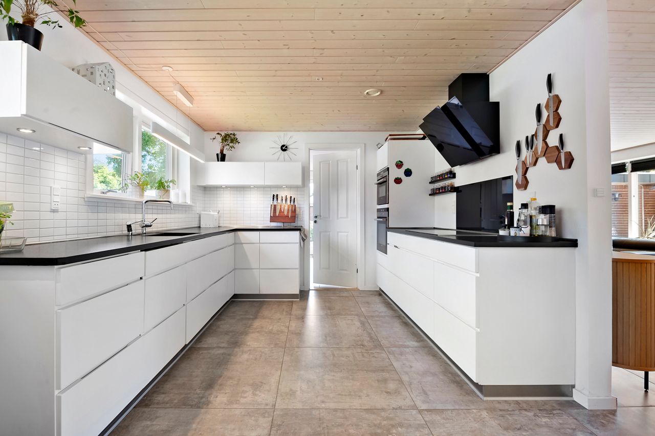 Ejendomsbillede 2 af 25