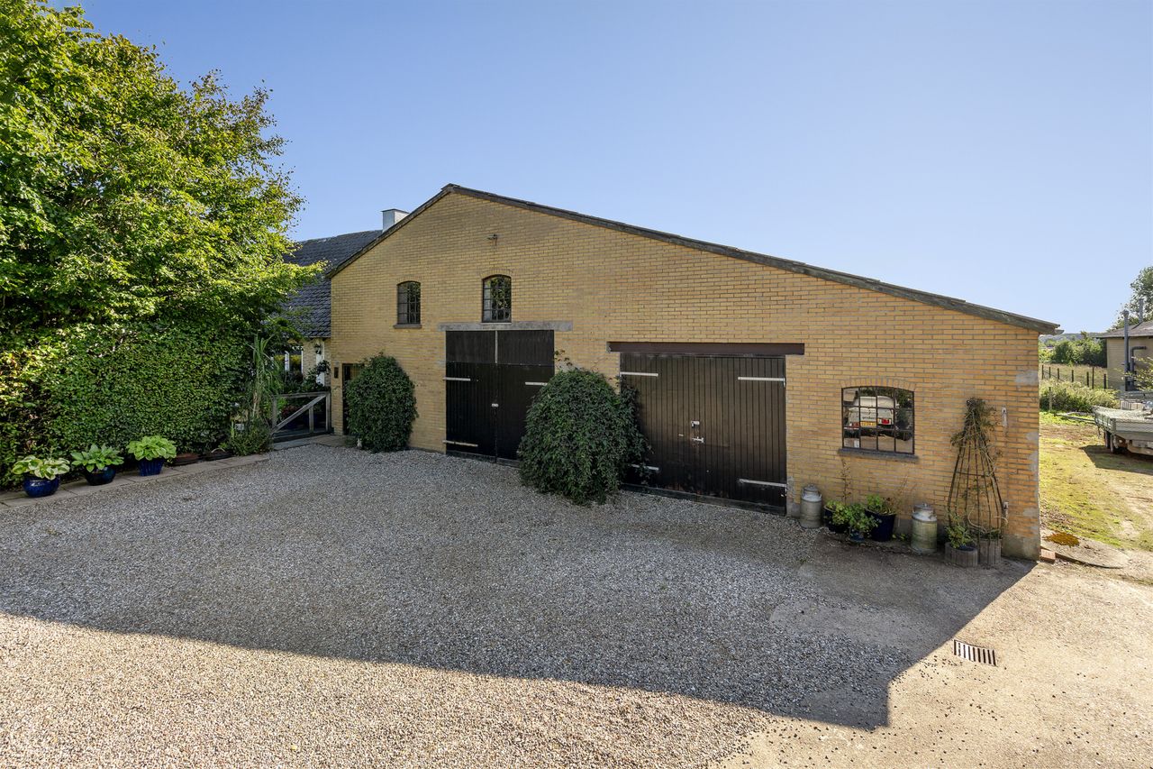 Ejendomsbillede 3 af 15