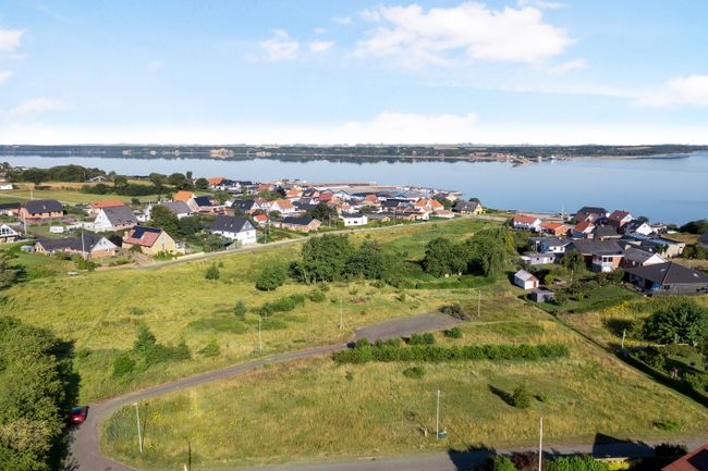 Solbakken 10,  Hvalpsund