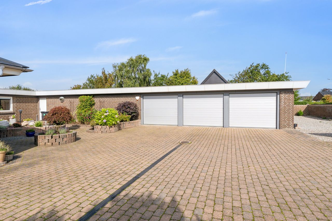 Ejendomsbillede 2 af 30