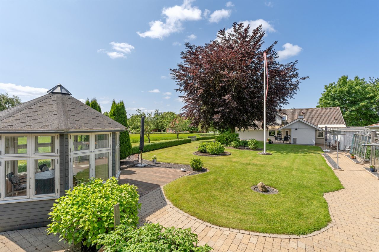 Ejendomsbillede 2 af 35