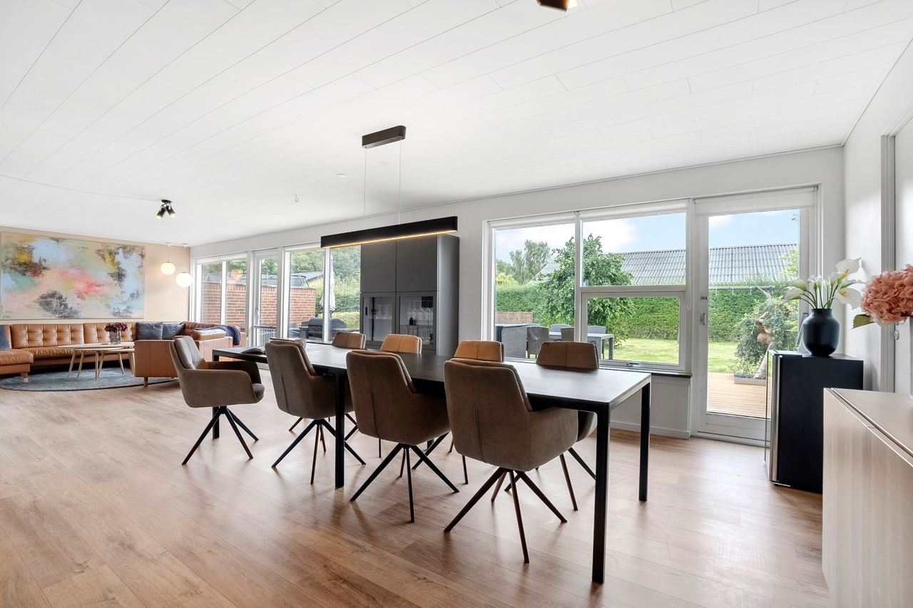 Ejendomsbillede 2 af 27