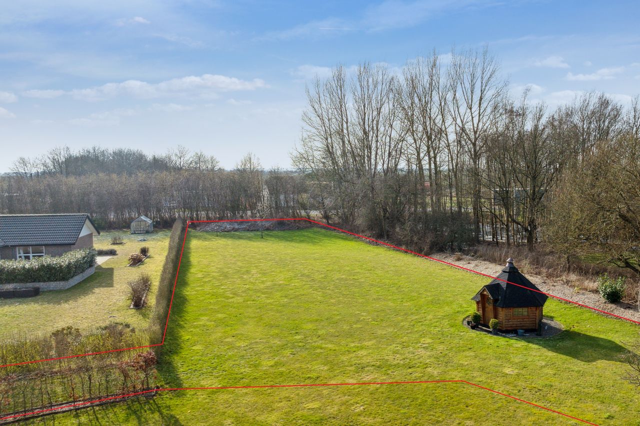 Ejendomsbillede 2 af 14