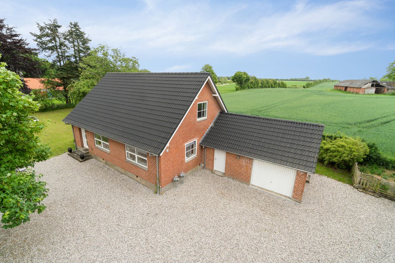 Ejendomsbillede 2 af 20