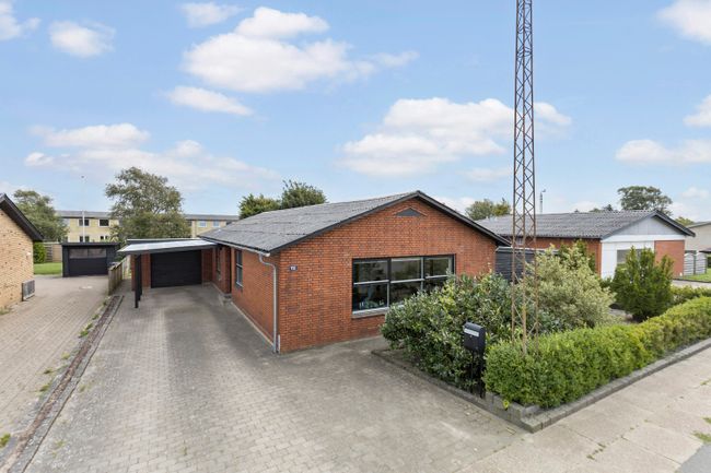 Tørholmsvej 112,  Villa