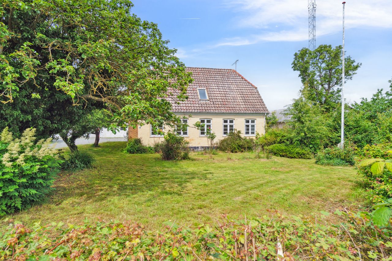 Ejendomsbillede 2 af 34