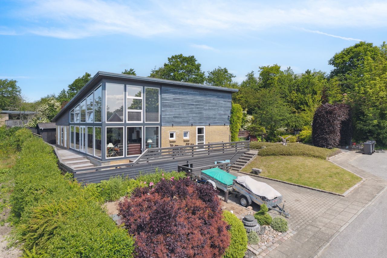 Ejendomsbillede 2 af 27