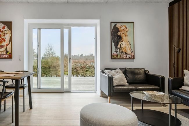 Høllvej 127,  Høll